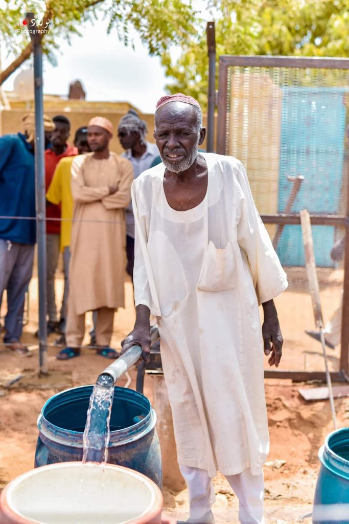 الناشطة الإنسانية مهاد عصام تساهم فى سقية 7 الف مواطن بمحلية شيكان