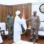 القائد العام للجيش يتلقى التهنئة من مجلس الوزراء