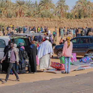 السلطات الليبية توقف إجراءات دخول العائلات السودانية إلى مدينة الكفرة.