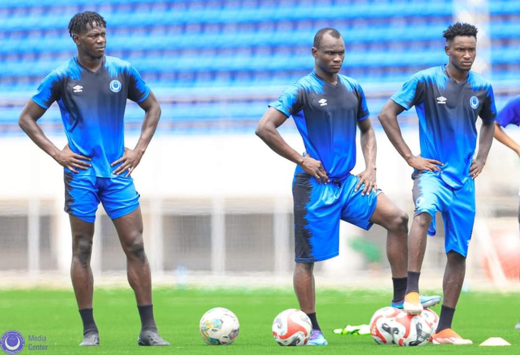 شاهد فيديو وصول الهلال لملعب المباراة