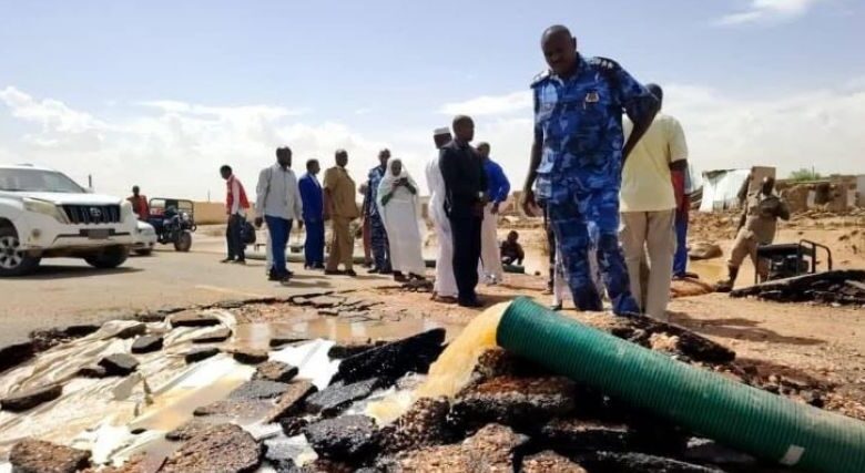 السيول والامطار تدمر الطريق الرابط بين المعبرين السوداني والمصري