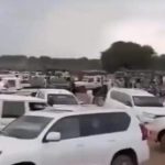 الكشف عن سوق لبيع السيارات المنهوبة من السودان