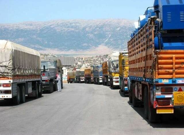 دفعة جديدة من الشاحنات تعبر معبر أدري