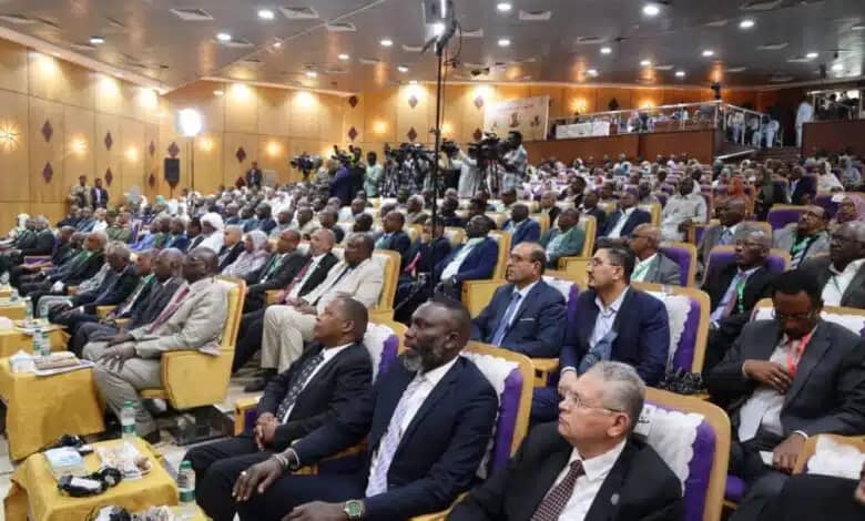 مؤتمر الخدمة المدنية يخرج بتوصيات مثيرة مؤتمر الخدمة المدنية يخرج بتوصيات مثيرة