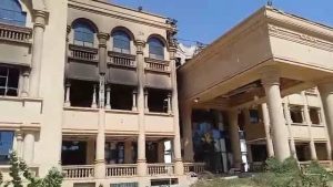 عاجل – محيط القصر الرئاسي تحت قصف النيران