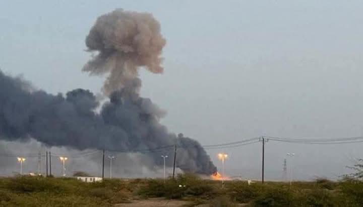 *بورتسودان تحت النار.. فهل يفيق قادة الجيش من كابوس الحكم؟* *بورتسودان تحت النار.. فهل يفيق قادة الجيش من كابوس الحكم؟*
