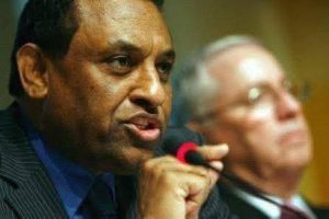 رئيس الوزراء يطالب من الصحة العالمية بالتدخل لإنقاذ السودان 