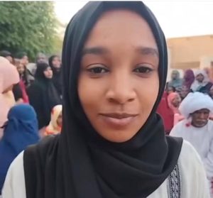 شاهد بالفيديو اول ظهور للأولى في امتحان الشهادة السودانية