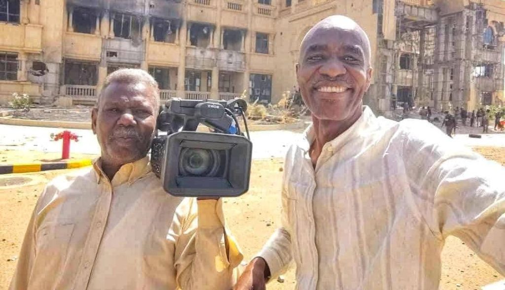 حرب السودان – تحوّل الصحافة إلى مهنة الموت – قتل واعتقال وتحديات متزايدة حرب السودان – تحوّل الصحافة إلى مهنة الموت – قتل واعتقال وتحديات متزايدة