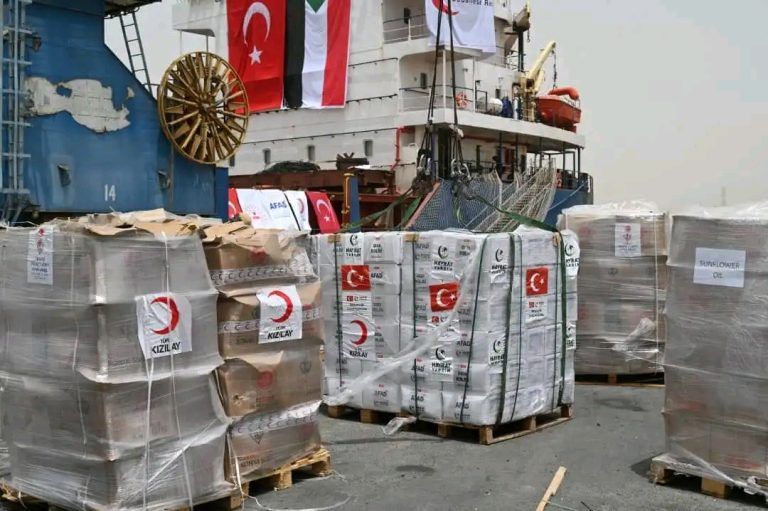 فوضى وتلاعب في توزيع الاعانات وإنتقادات حادة لـ الوالي فوضى وتلاعب في توزيع الاعانات وإنتقادات حادة لـ الوالي