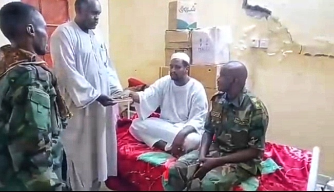 بعد ساعات من خبر إختطافه .. صحفي سوداني ينضم لحركة مسلحة بعد ساعات من خبر إختطافه .. صحفي سوداني ينضم لحركة مسلحة