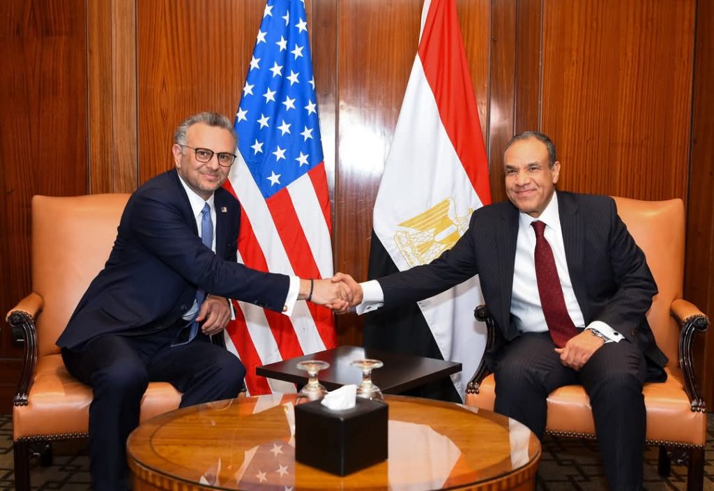 وزير الخارجية المصري يبحث مع مستشار ترامب التطورات في السودان وزير الخارجية المصري يبحث مع مستشار ترامب التطورات في السودان