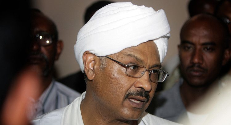 مبارك الفاضل : رئيس الوزراء ليس لديه صلاحيات أمام العسكر مبارك الفاضل : رئيس الوزراء ليس لديه صلاحيات أمام العسكر