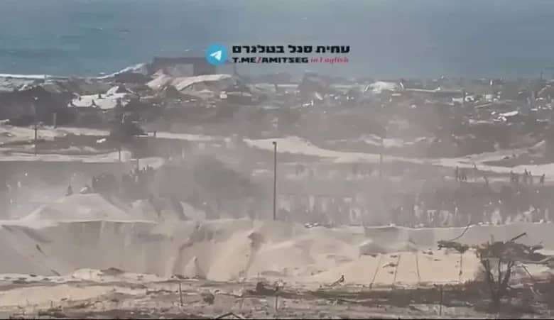 اسرائيل تفتح النار على أهل غزة أثناء الحصول على المساعدات الإنسانية اسرائيل تفتح النار على أهل غزة أثناء الحصول على المساعدات الإنسانية
