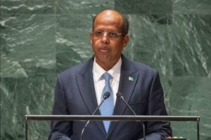 رئيس مفوضية الاتحاد الافريقي نسعى الي تسوية سياسية بالسودان
