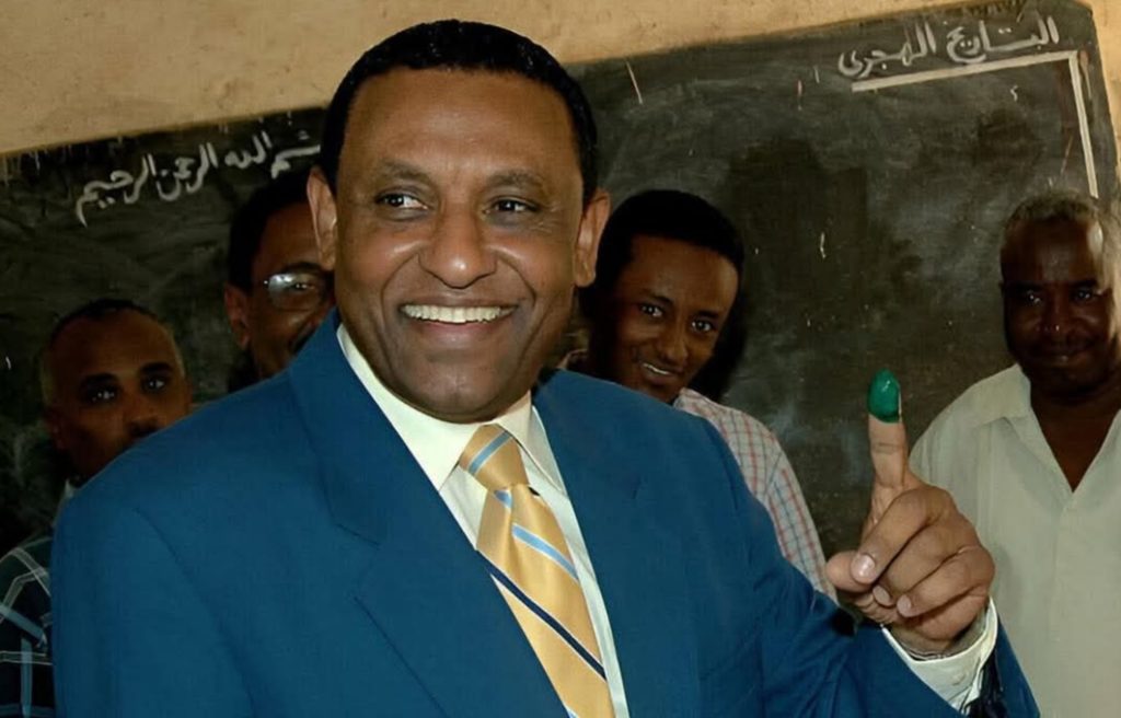 كامل إدريس يستقبل أول مكالمة هاتفية.. من المتصل؟ كامل إدريس يستقبل أول مكالمة هاتفية.. من المتصل؟