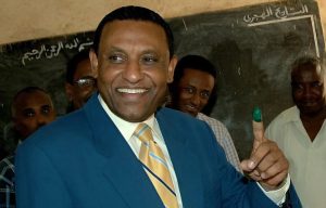 كامل إدريس يستقبل أول مكالمة هاتفية.. من المتصل؟