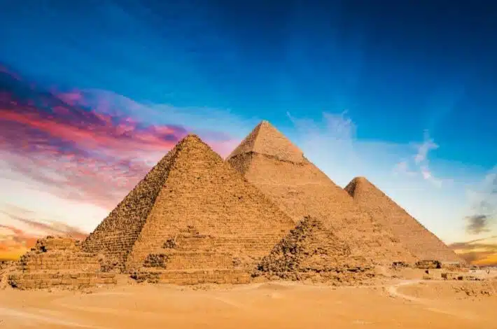 مصر تتعرض لهجوم إسرائيلي على الأهرامات وترد بقوة