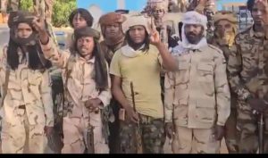 الدعم السريع من امام مركز شرطة النهود