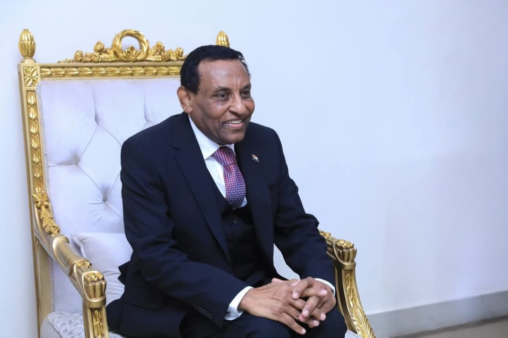 قراراً مرتقب لرئيس مجلس الوزراء السوداني قراراً مرتقب لرئيس مجلس الوزراء السوداني